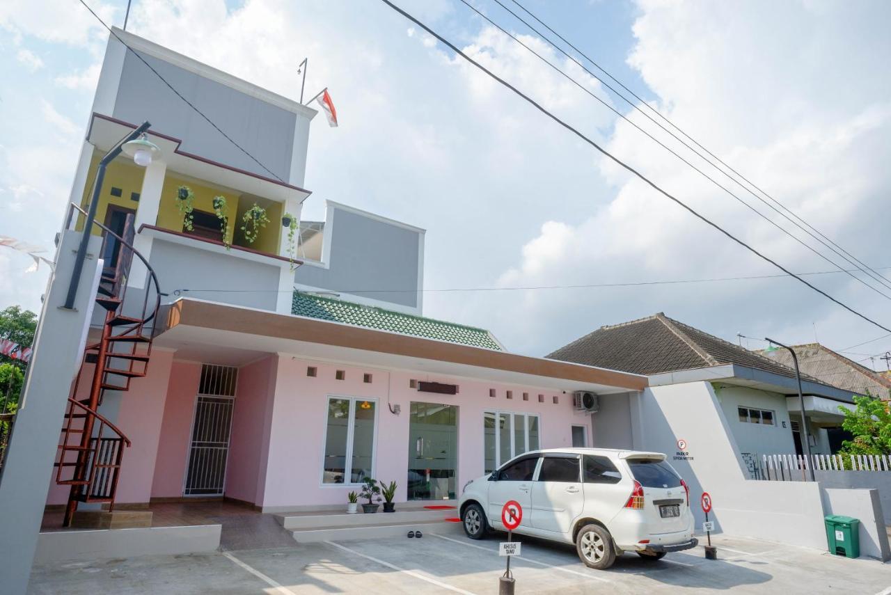 Reddoorz Near Rita Supermall Purwokerto 2 Eksteriør bilde