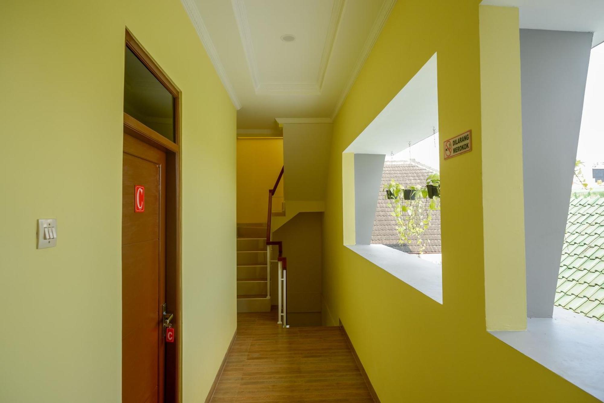 Reddoorz Near Rita Supermall Purwokerto 2 Eksteriør bilde
