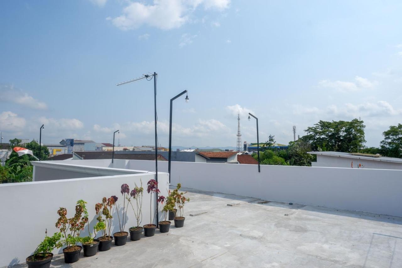 Reddoorz Near Rita Supermall Purwokerto 2 Eksteriør bilde