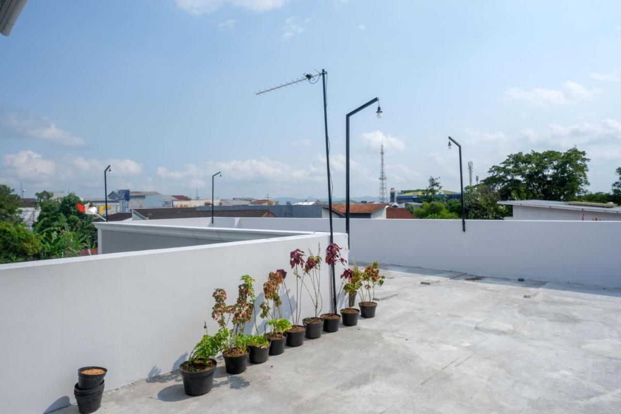 Reddoorz Near Rita Supermall Purwokerto 2 Eksteriør bilde