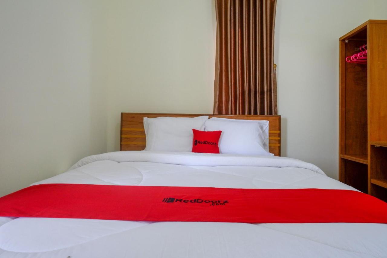 Reddoorz Near Rita Supermall Purwokerto 2 Eksteriør bilde